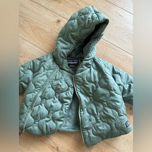 Baby Patagonia 3-6 months. Excellent condition, hardly used.